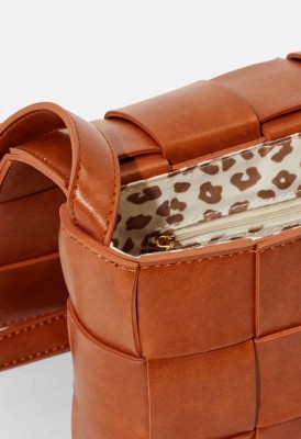 L. On The Go Crossbody Bag - Cognac